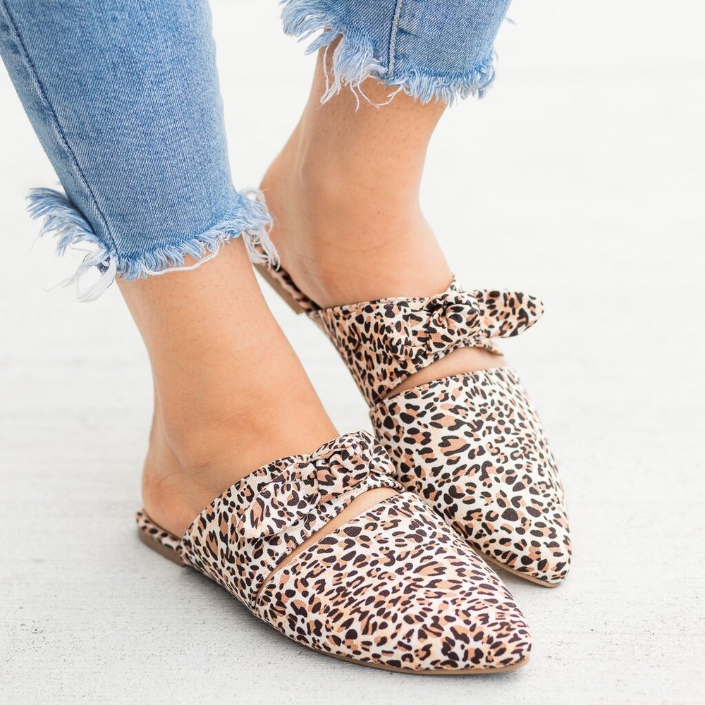 Leopard Print Bow-Pointed Toe Flat Mules